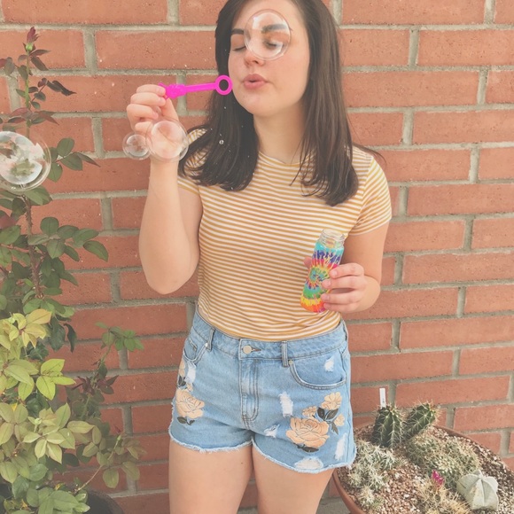 Meet your Posher, Alicia - Picture 1 of 8